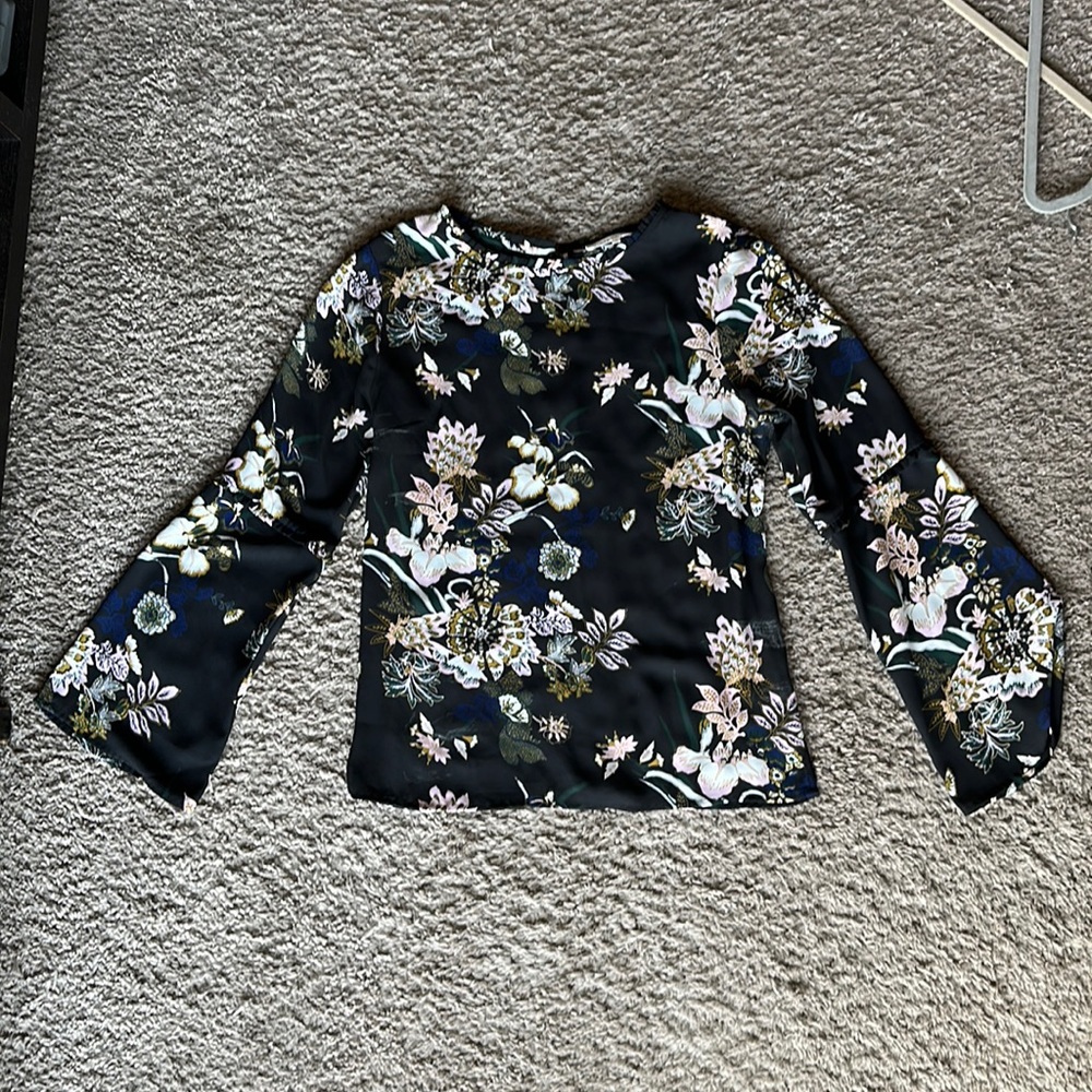 Women’s Bell Sleeve Floral Blouse